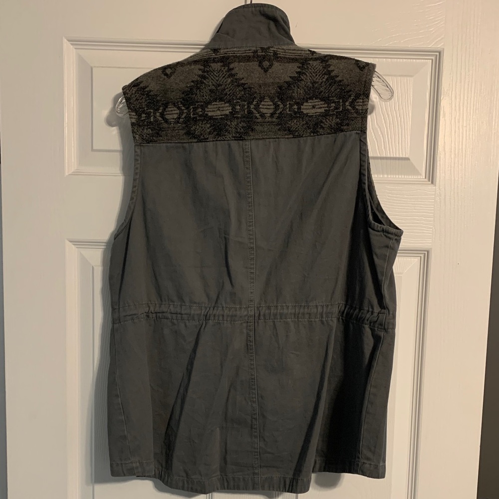 Grey Vest - Picture 2 of 2